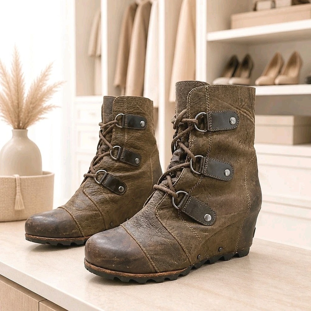 Sorel Joan of Arctic Wedge Lace Up Leather Boots Brown Womens Size 9.5 / EU 40.5